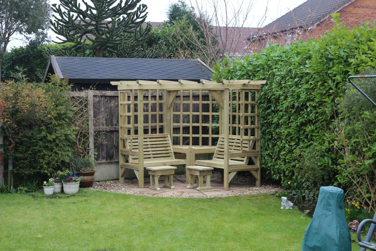 Clementine Corner arbour